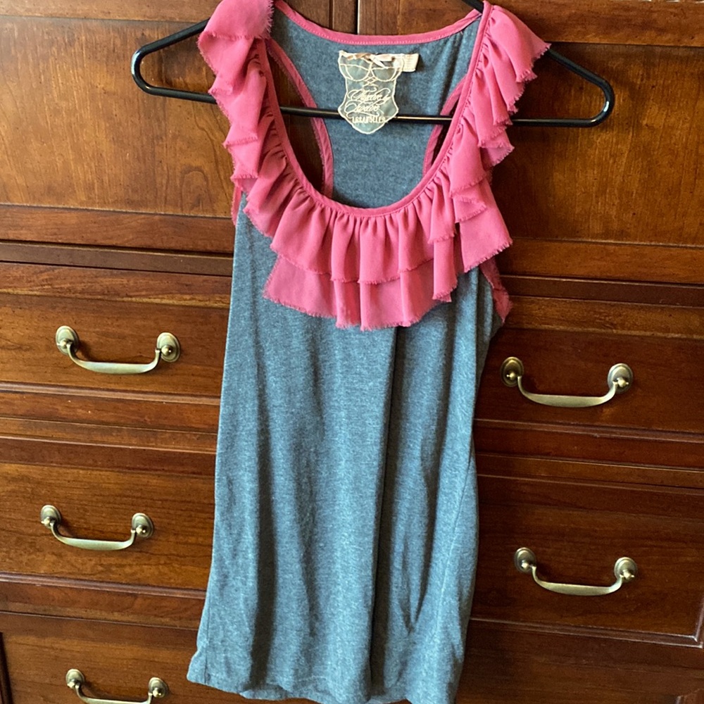 Small blouse with pink ruffles :GREAT CONDITION. Size small